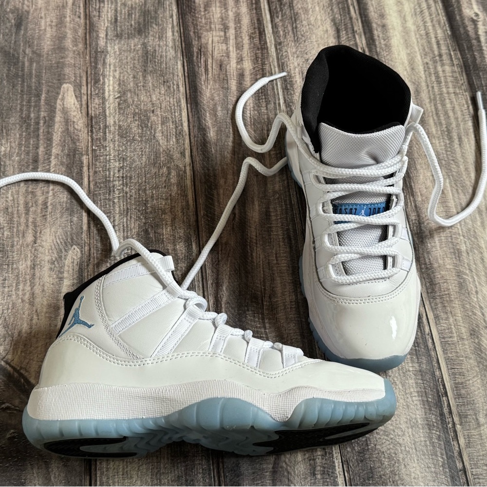 Nike Air Jordan Retro 11 White/Legend Blue Basketball Shoes 4.5 Y